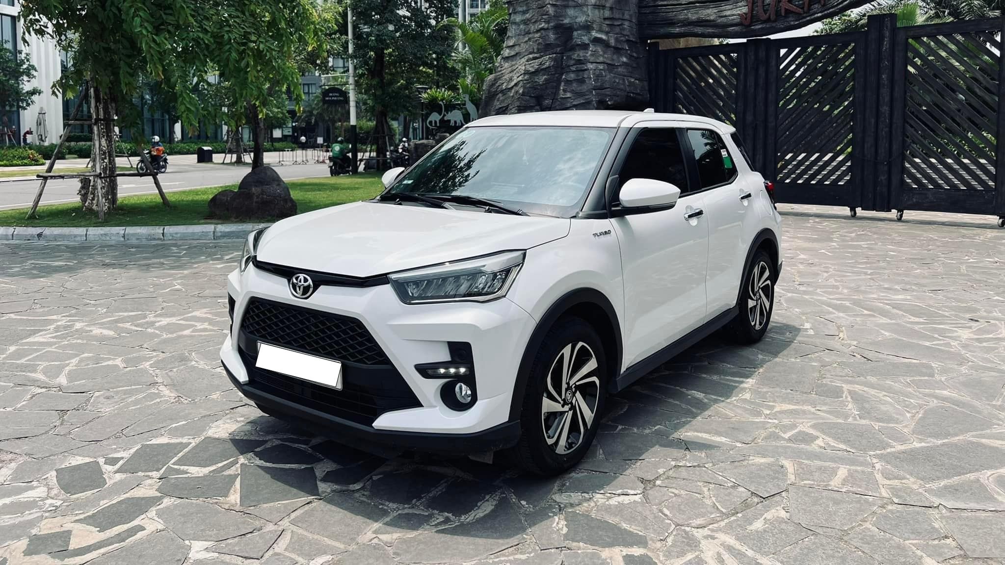 THUÊ XE NGUYÊN NGÀY TẠI ĐÀ NẴNG VÀ HỘI AN ( CÓ LÁI XE)