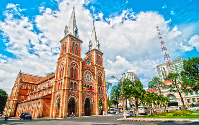 TOUR THÀNH PHỐ HỒ CHÍ MINH & ĐỊA ĐẠO CỦ CHI 1 NGÀY (NHÓM NHỎ)