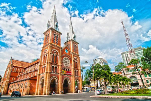 TOUR THÀNH PHỐ HỒ CHÍ MINH & ĐỊA ĐẠO CỦ CHI 1 NGÀY (NHÓM NHỎ)