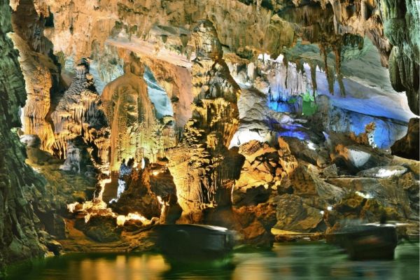 Vẻ đẹp kì bí động Phong Nha - 1 ngày